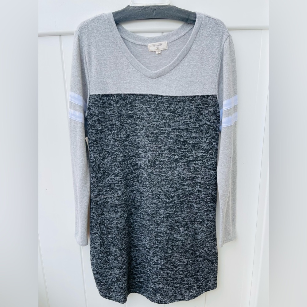 NO COMMENT Plus Sz 1X NY LA Gray Knit V-Neck Pullover Sweater WOMEN'S